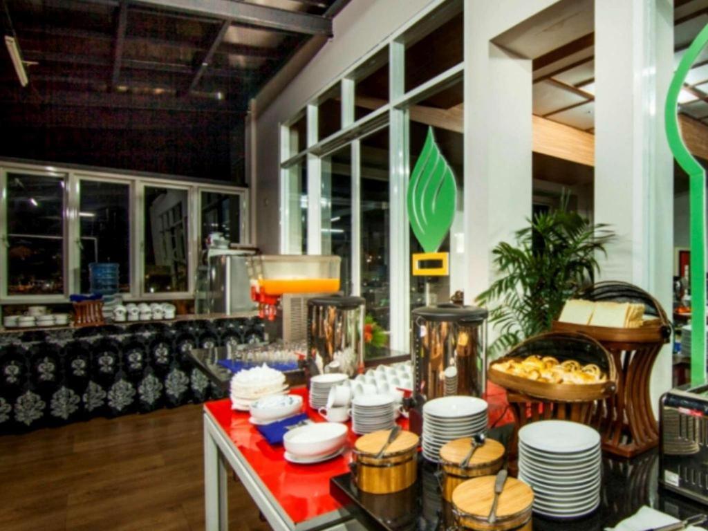The Rizen Hotel Cisarua Luaran gambar
