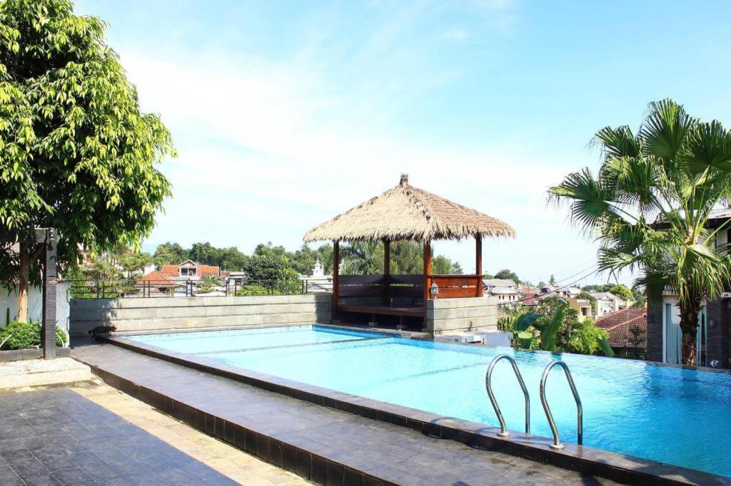 The Rizen Hotel Cisarua Luaran gambar