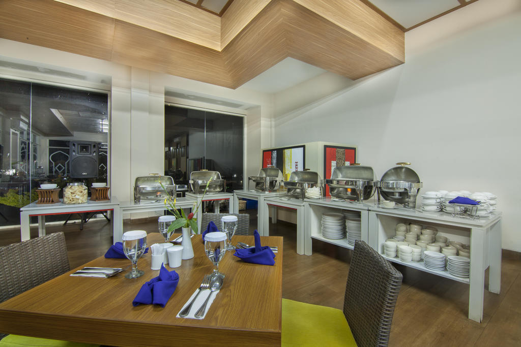 The Rizen Hotel Cisarua Luaran gambar