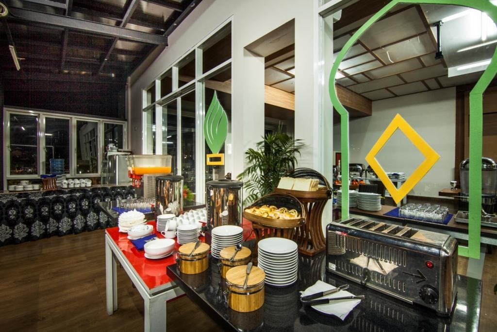The Rizen Hotel Cisarua Luaran gambar