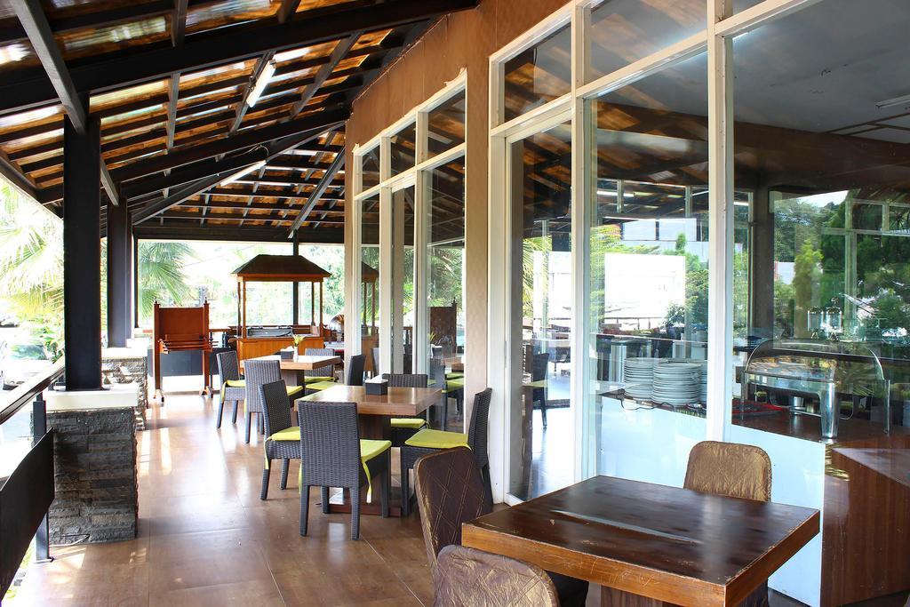The Rizen Hotel Cisarua Luaran gambar