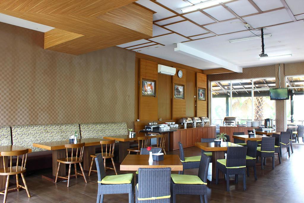 The Rizen Hotel Cisarua Luaran gambar