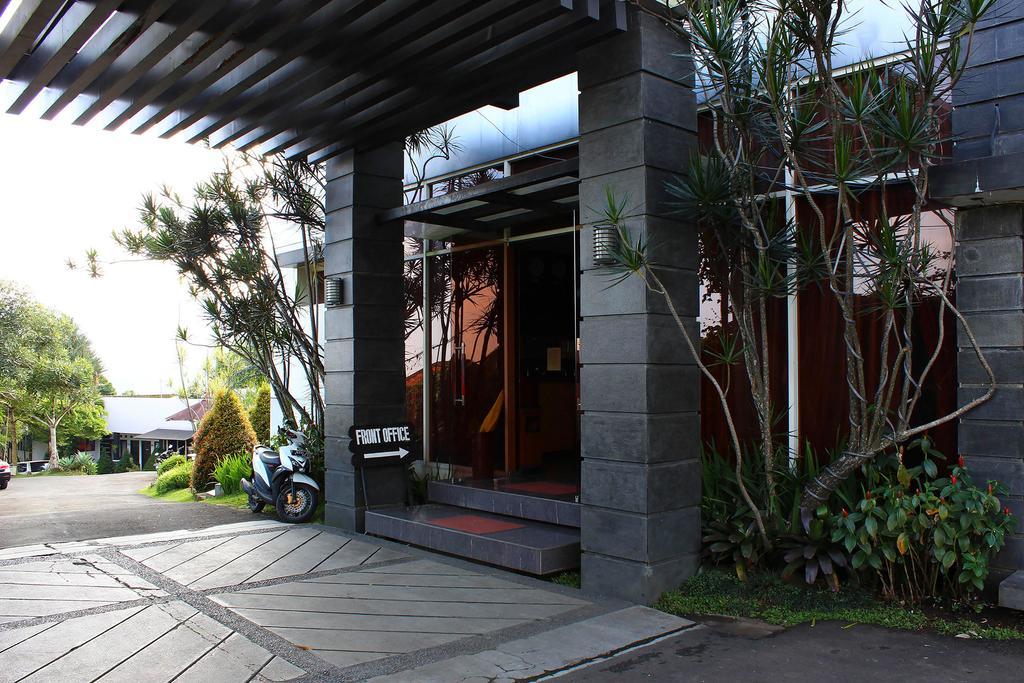 The Rizen Hotel Cisarua Luaran gambar