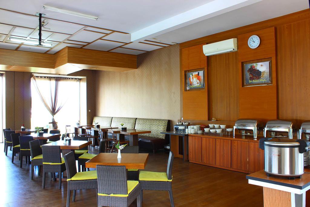 The Rizen Hotel Cisarua Luaran gambar