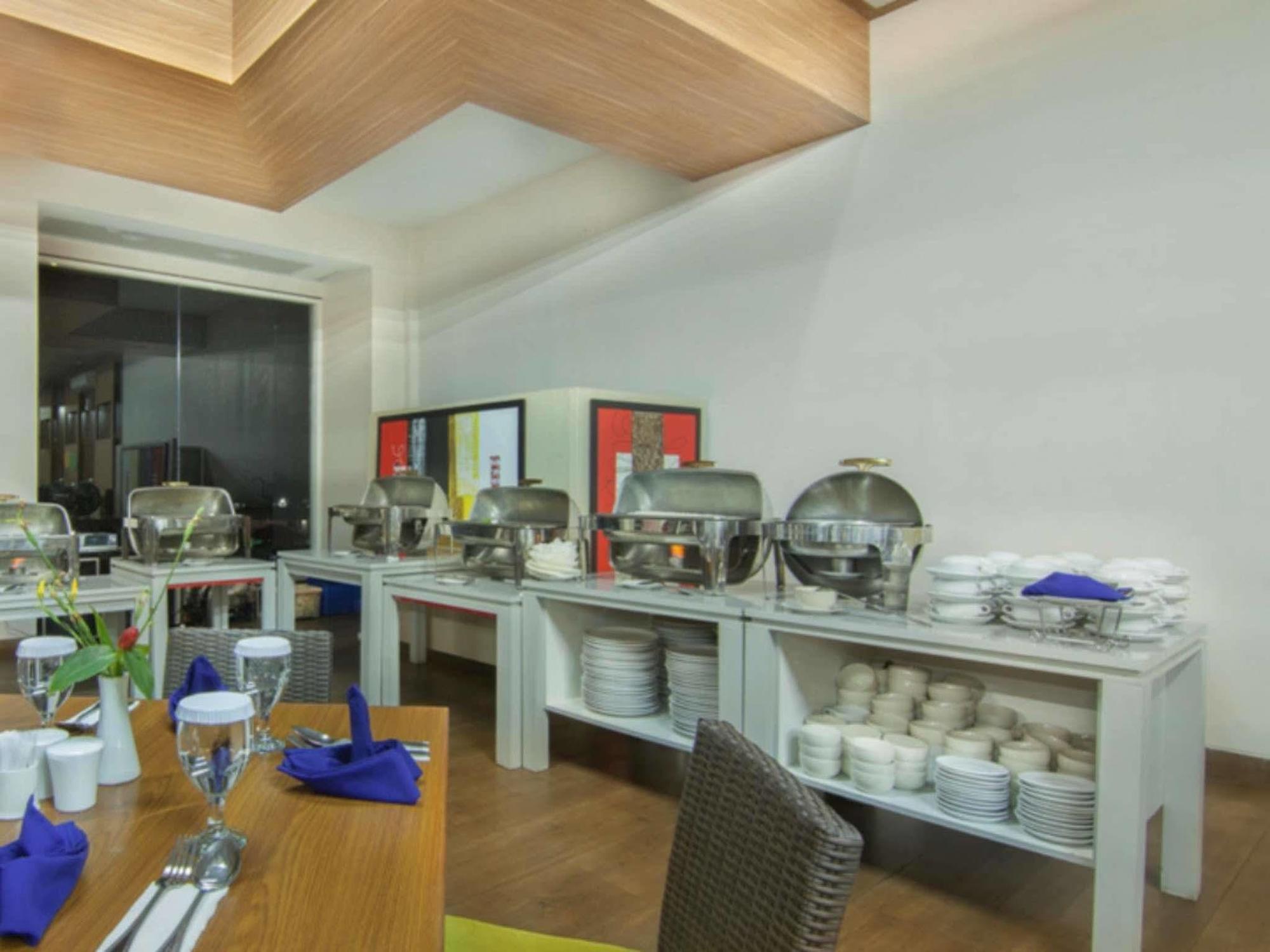 The Rizen Hotel Cisarua Luaran gambar