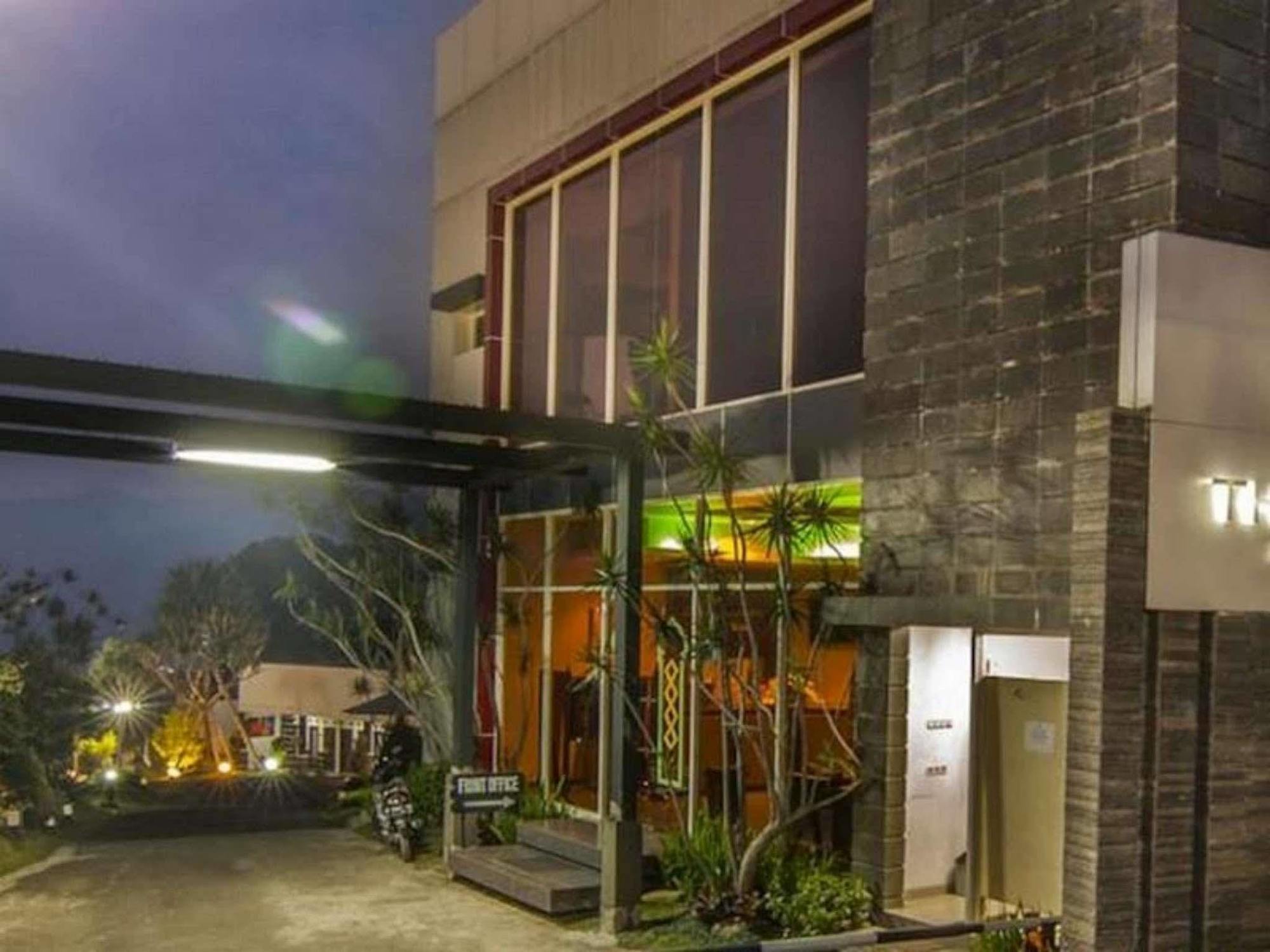 The Rizen Hotel Cisarua Luaran gambar